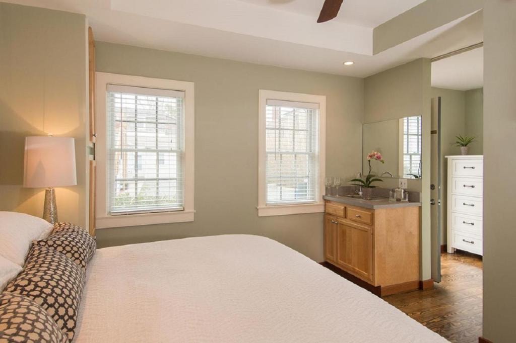 8 Dyer Hotel, Provincetown