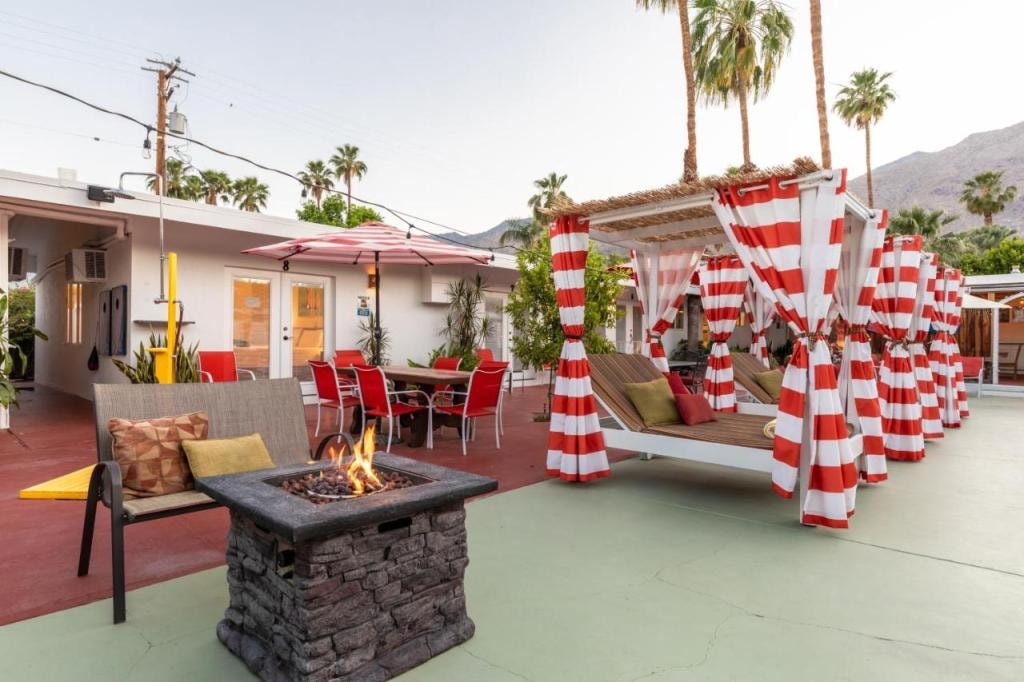 Float Palm Springs - Adults Only