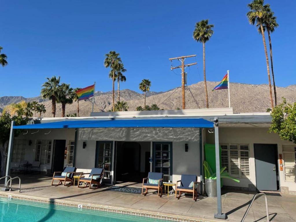 Desert Paradise - A Men's Clothing Optional Resort