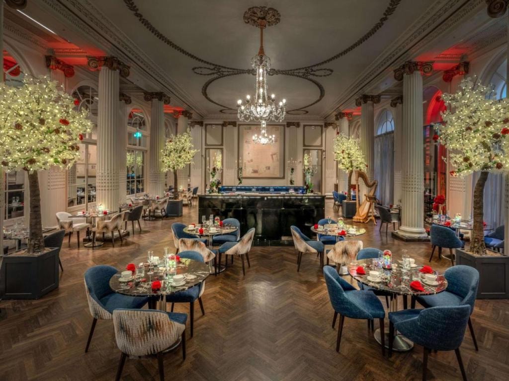 The Waldorf Hilton