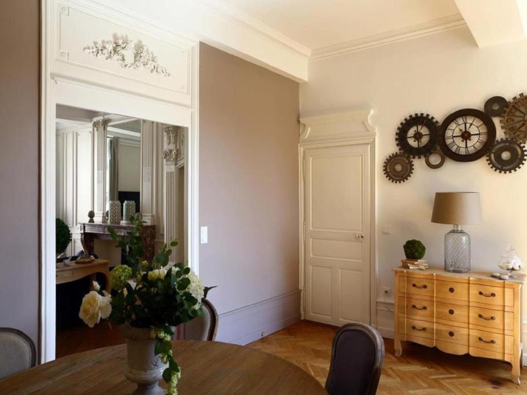 41 Maufoux By Bruno Colin
