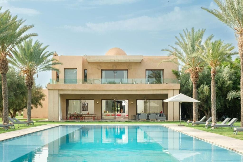 Adnaa - Modern Villa with 2 pools, sauna, hammam, tennis court & home cinema