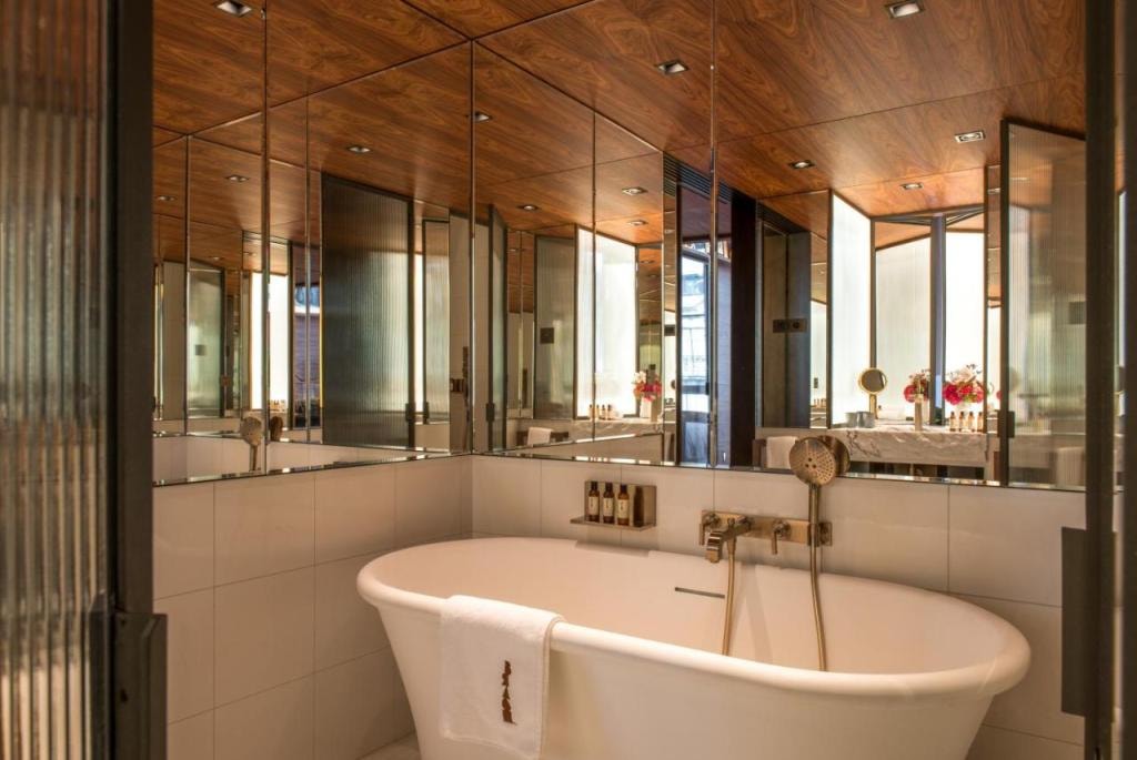 Brach Paris — suites design dans le 16e arrondissement