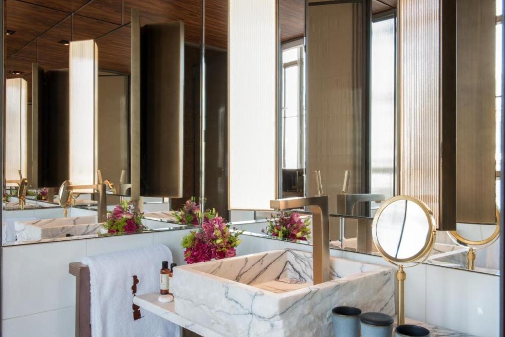 Brach Paris — suites design dans le 16e arrondissement