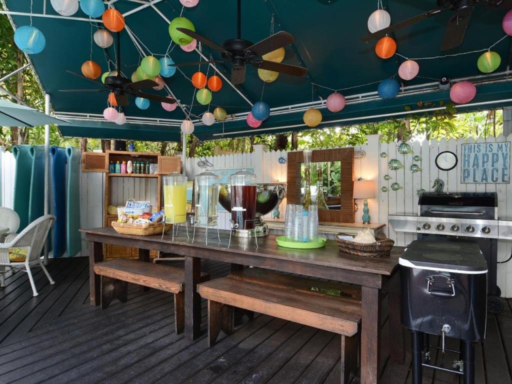 Pineapple Point Guesthouse & Resort - Gay Men's Resort