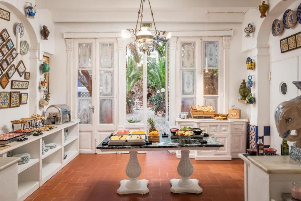 Hotel Medium Romantic