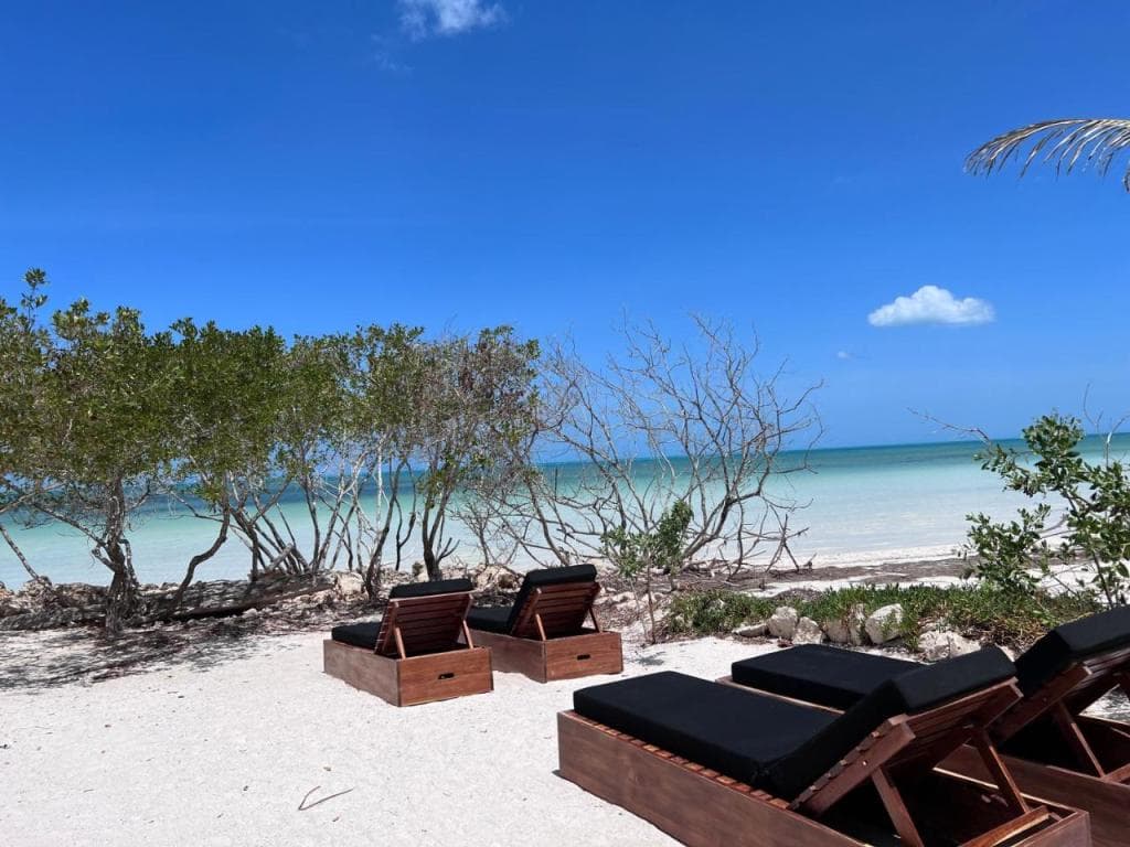 Casa Punta Coco & Beach Club