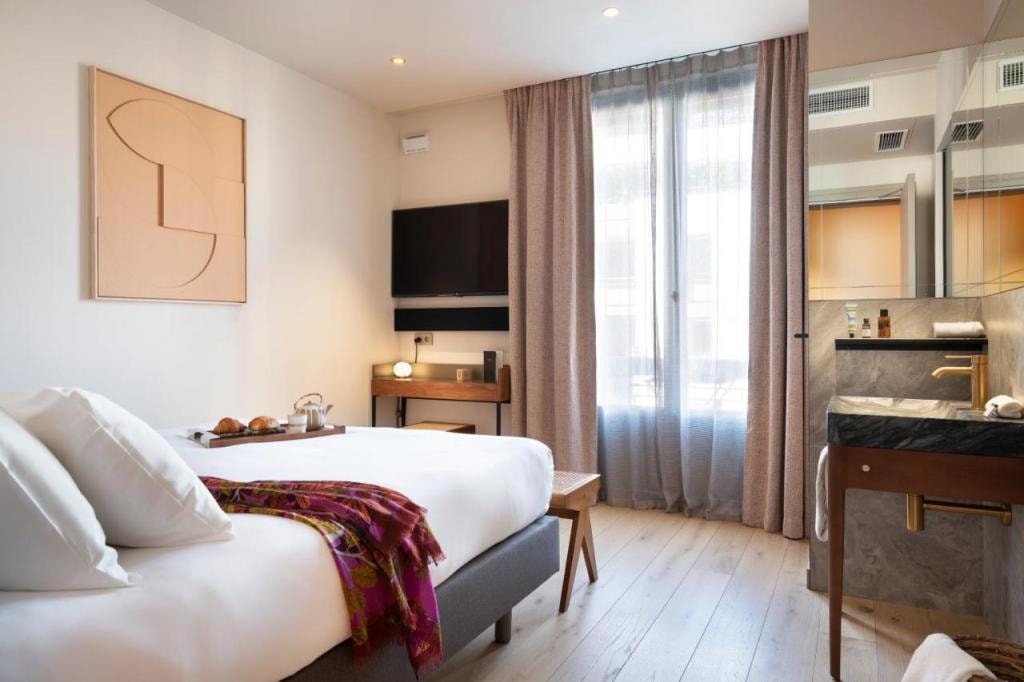 Hébé Hotel