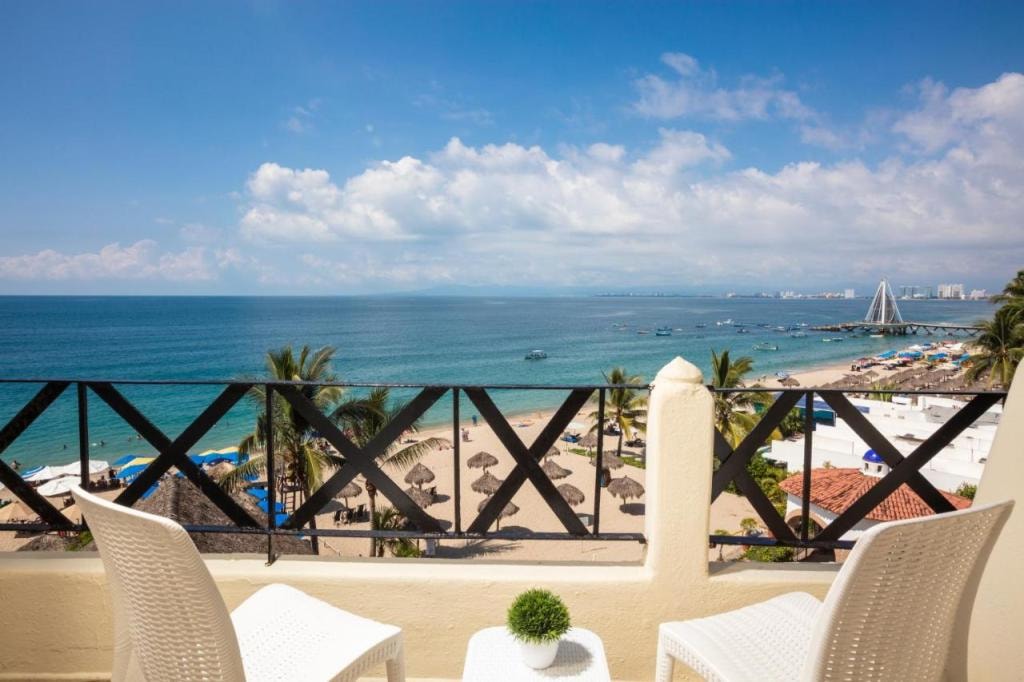 Blue Chairs Beachfront Resort Puerto Vallarta - Adults Only, Puerto Vallarta, Romantic Zone