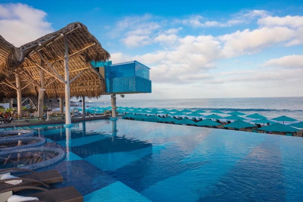 Almar Resort Luxury LGBT Experience by Mantamar Beach Club, Puerto Vallarta, Romantic Zone