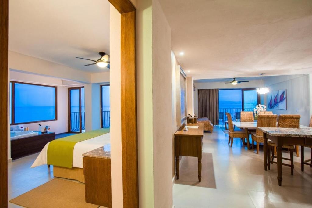 Almar Resort Luxury LGBT Experience by Mantamar Beach Club, Puerto Vallarta, Romantic Zone
