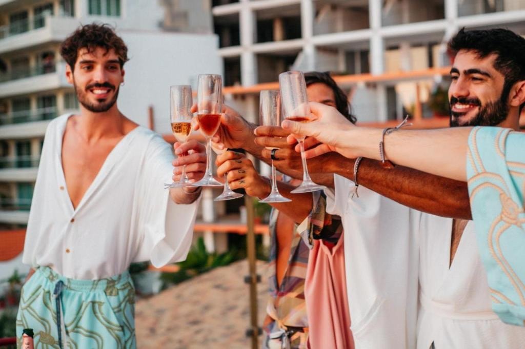 Almar Resort Luxury LGBT Experience by Mantamar Beach Club, Puerto Vallarta, Romantic Zone