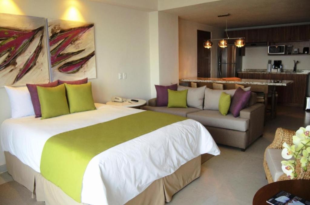 Almar Resort Luxury LGBT Experience by Mantamar Beach Club, Puerto Vallarta, Romantic Zone