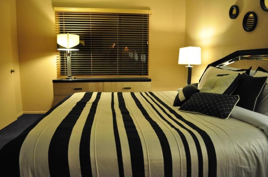 Vista Grande Resort - A Gay Men's Resort