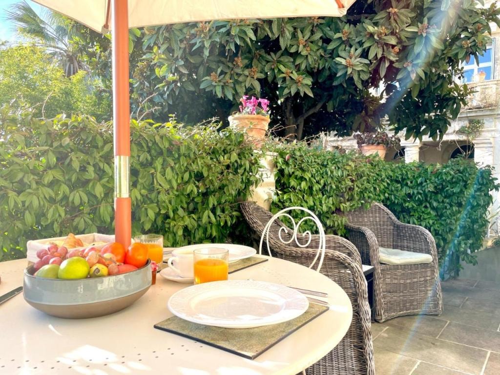 Cinq & Sept LGBT Resort for men