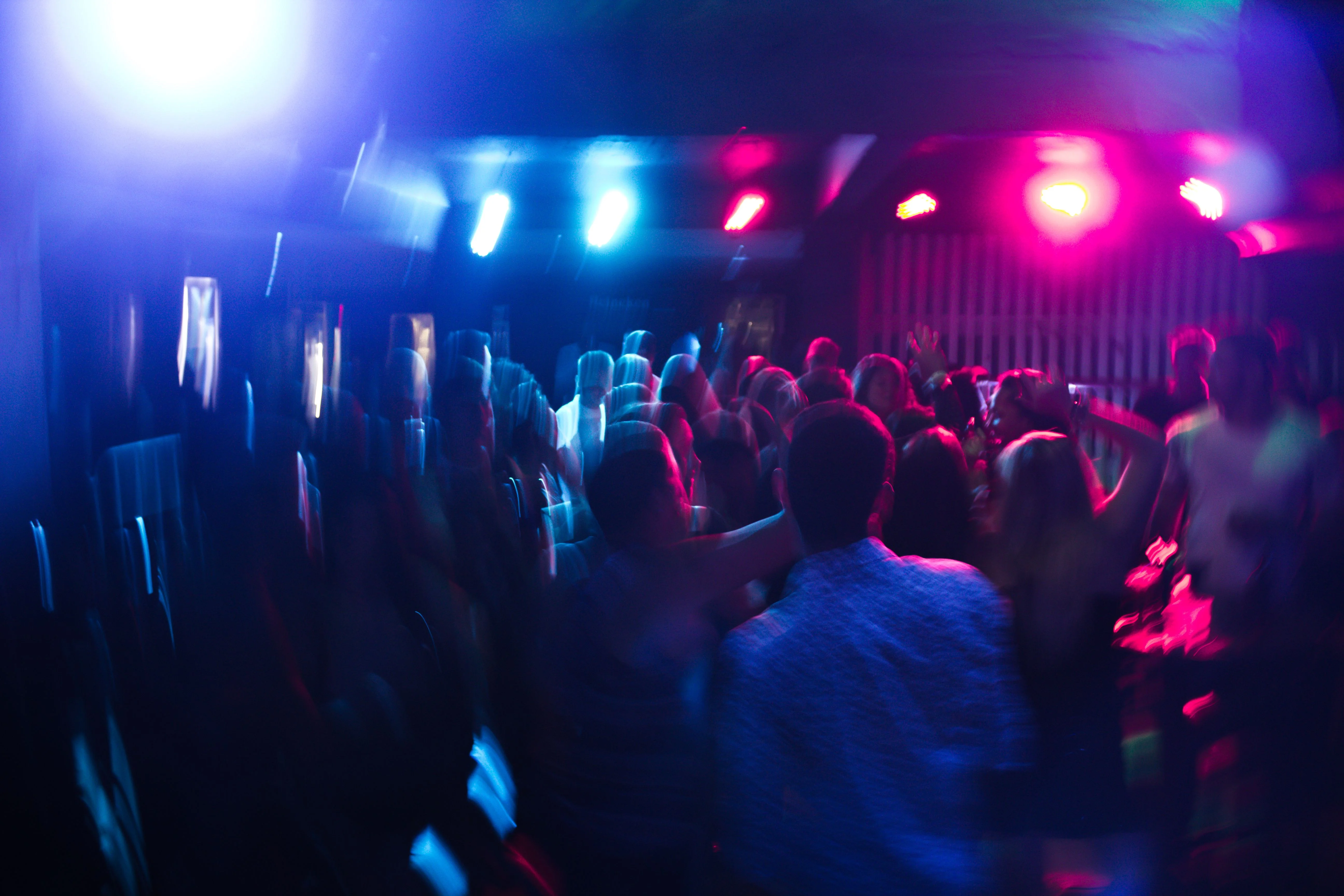 Chueca la nuit : dormir au coeur du gayborhood le plus festif de Madrid