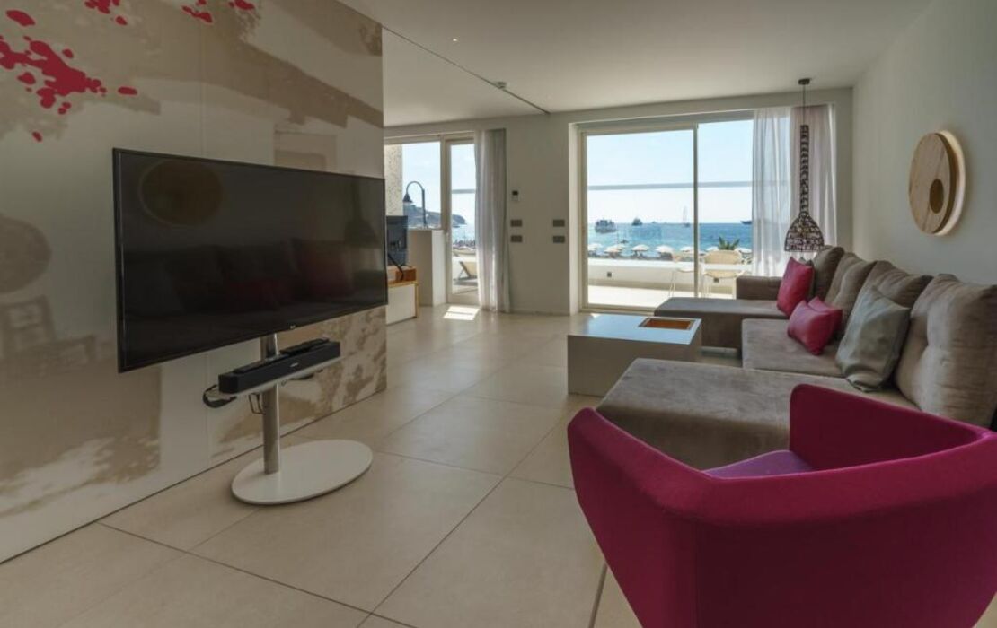 One Ibiza Suites