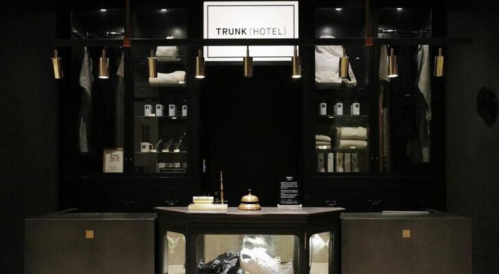 TRUNK (HOTEL)