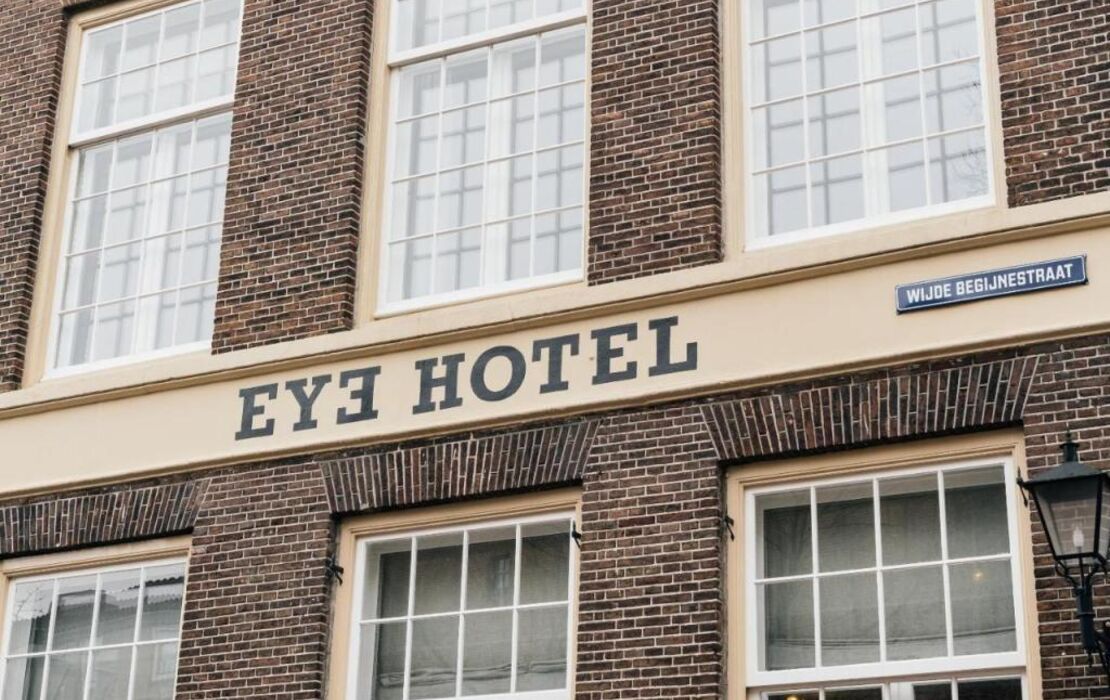 Eye Hotel