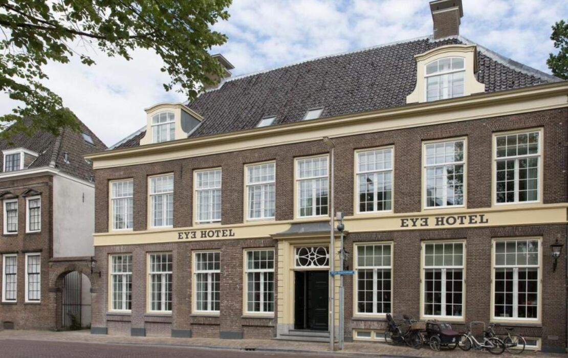 Eye Hotel