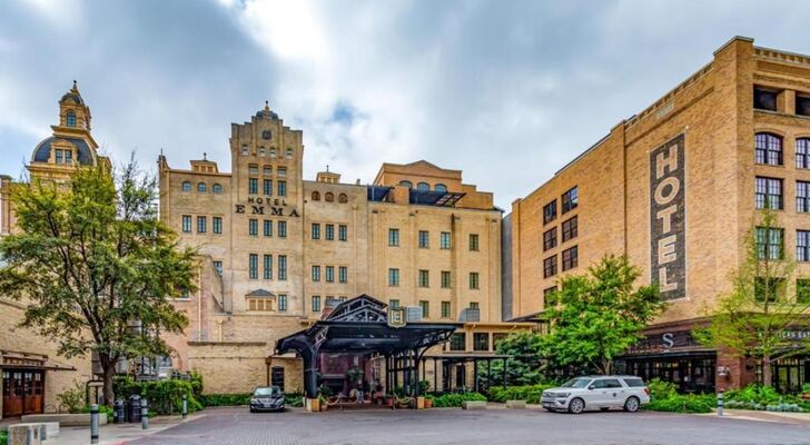 Hotel Emma at Pearl on the Riverwalk