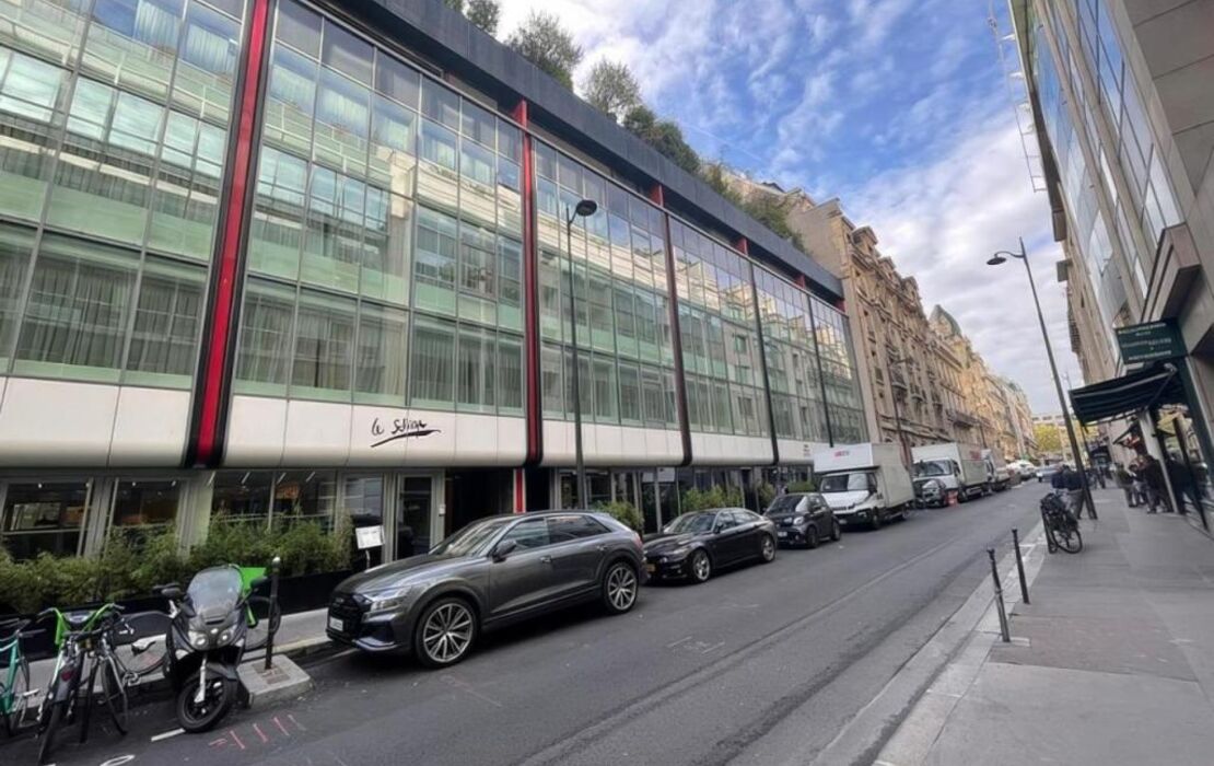 Hôtel de Berri Champs-Élysées, a Luxury Collection Hotel