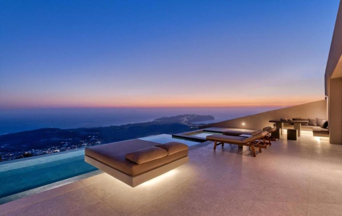 Santorini Sky, Luxury Resort