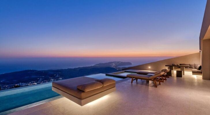 Santorini Sky, Luxury Resort