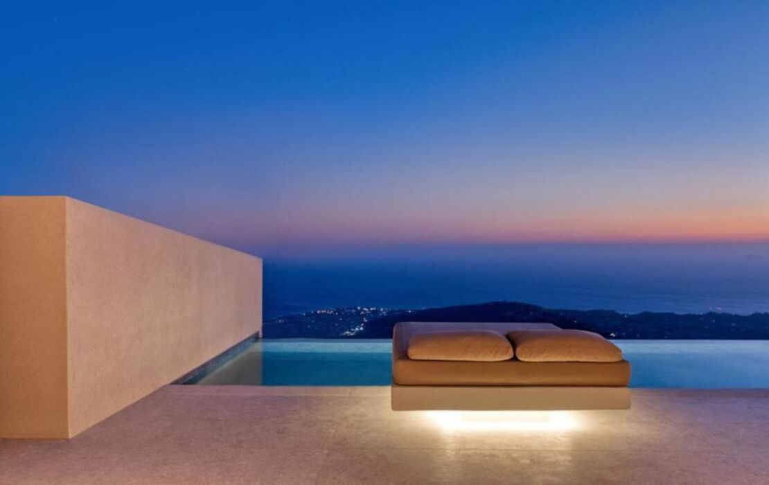 Santorini Sky, Luxury Resort