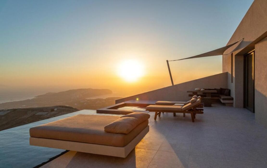 Santorini Sky, Luxury Resort