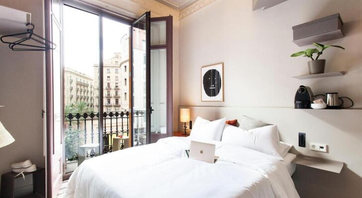 DestinationBCN - Universitat Rooms